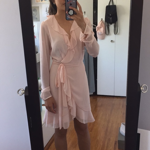 Aritzia wrap dress - Picture 4 of 4